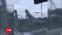 Вблизи метро "Нивки" перевернулась военная бронемашина