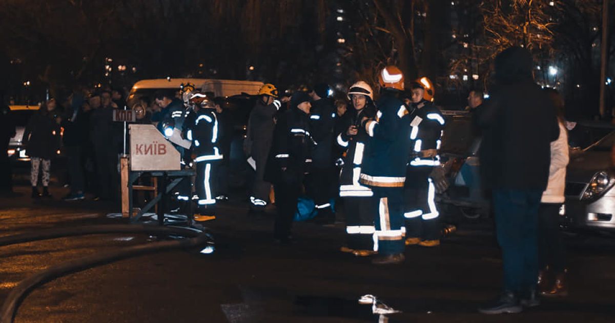 пожежа на Виноградарі_4 / © ГУ ГСЧС в Киеве
