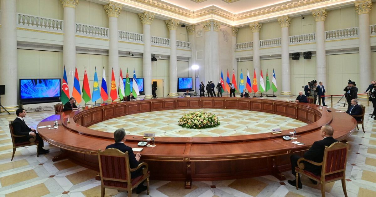 Лідери країн СНД на саміті