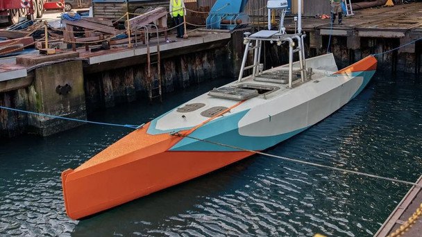 Морской "дальнобойщик": в Британии представили новый уникальный дрон-монстр