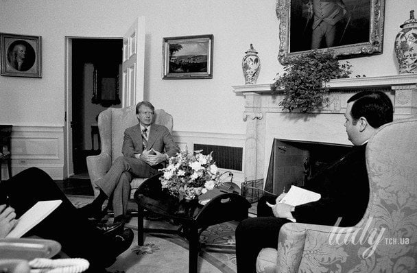 Президент Джиммі Картер під час зустрічі з губернатором Оклагоми / © Associated Press