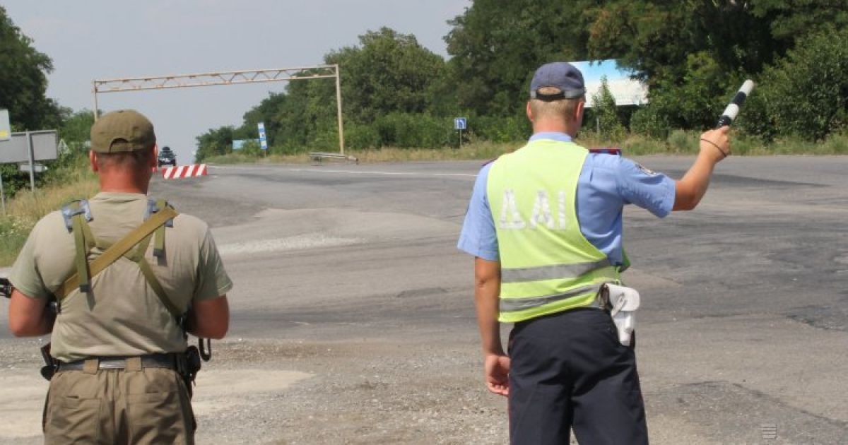 На Днепропетровщине появились блокпосты с оборонным комплексом / © УНИАН