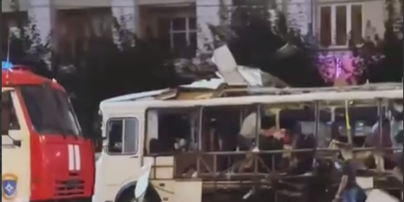 У російському Воронежі вибухнув автобус з пасажирами — 16 постраждалих, дівчині відірвало ноги: відео