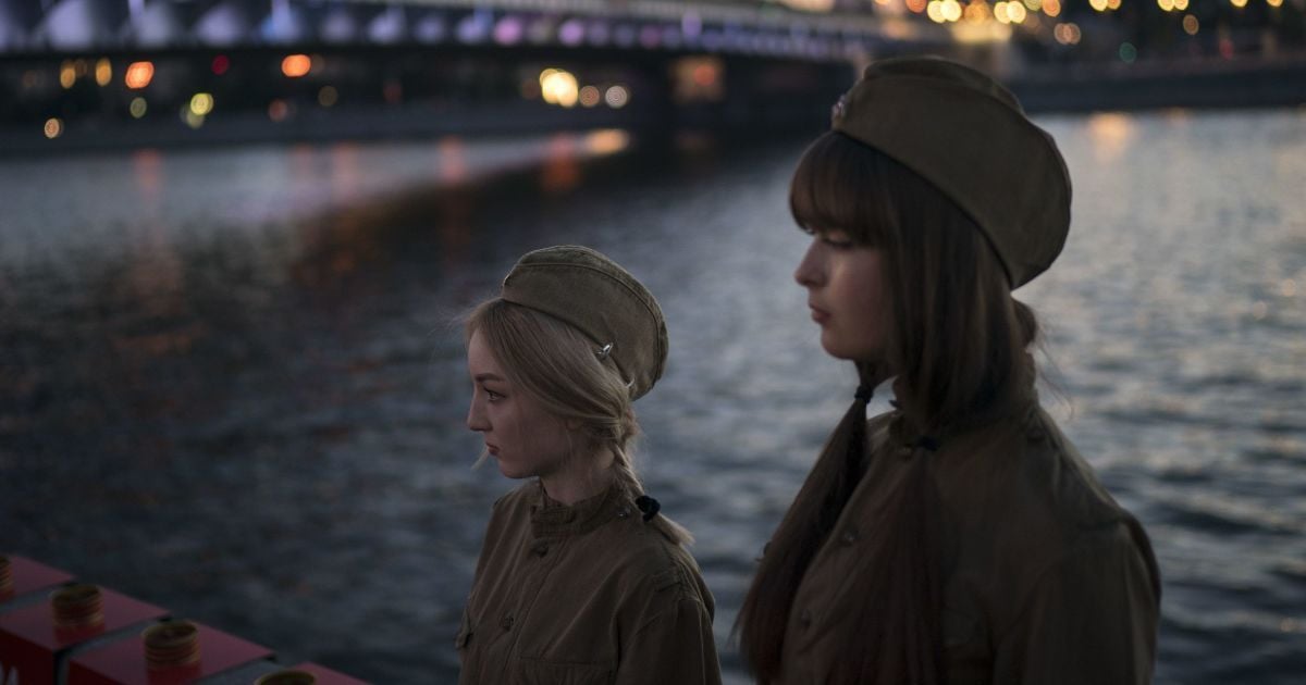 Окупанти залучають жінок до війни