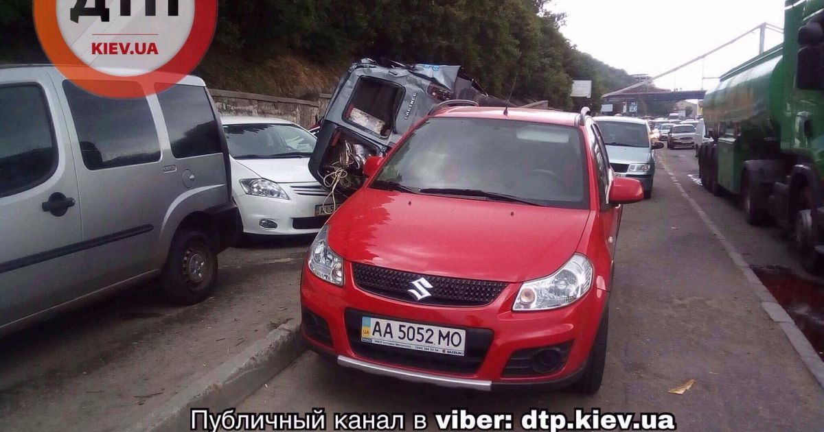 аварія на Набережній у Києві_9 / © dtp.kiev.ua