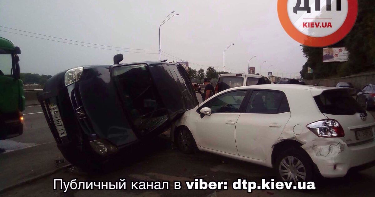 аварія на Набережній у Києві_7 / © dtp.kiev.ua