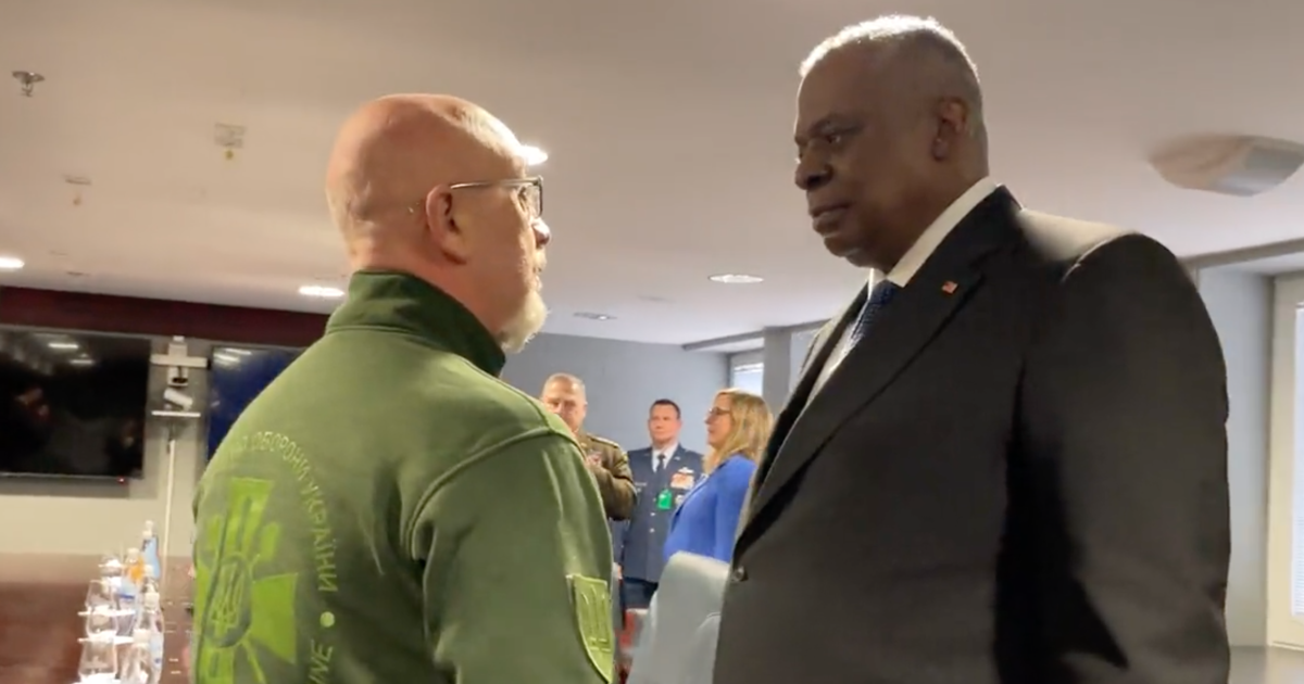 Министр обороны Украины Алексей Резников и глава Пентагона Ллойд Остин/Скриншот с видео