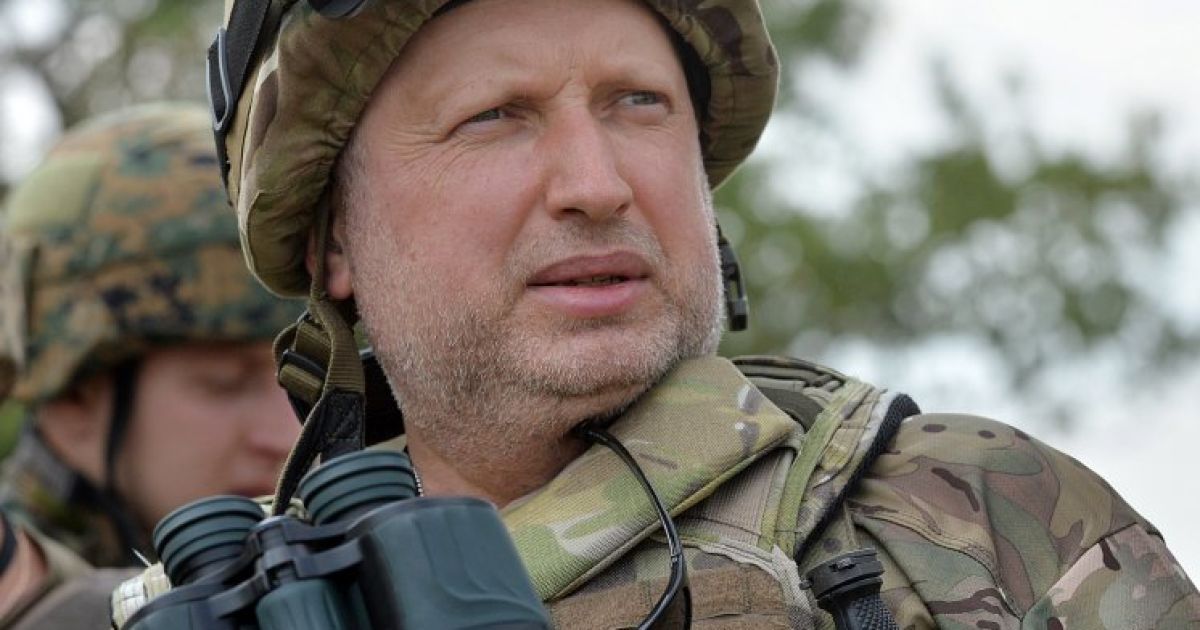 Турчинов говорить, що небезпека наступу російських військ на Донбасі зберігається