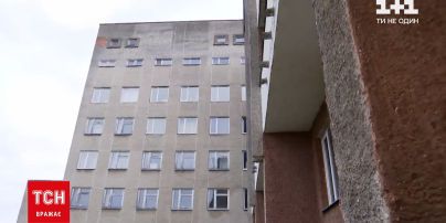У Боголюбах хворий на коронавірус пацієнт випав з четвертого поверху лікарні | Новини України