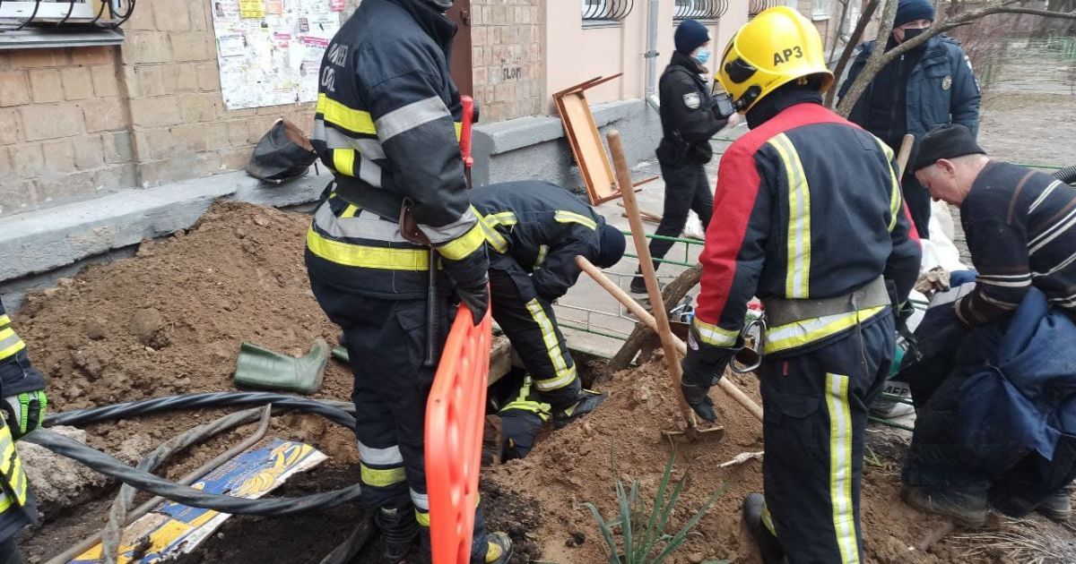 обвал ґрунту в Києві_3 / © Управление ГСЧС Киева