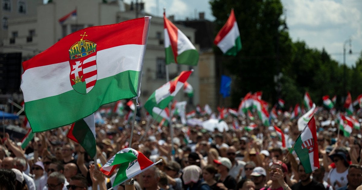 Запальні танці: потенційний міністр Угорщини ефектно святкує перемогу на виборах (фото)