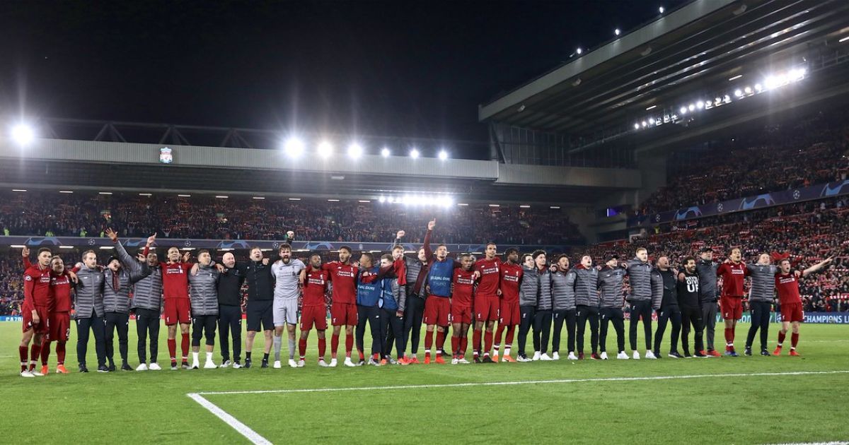 Футболісти та фанати "Ліверпуля" душевно заспівали YNWA після виносу "Барселони"