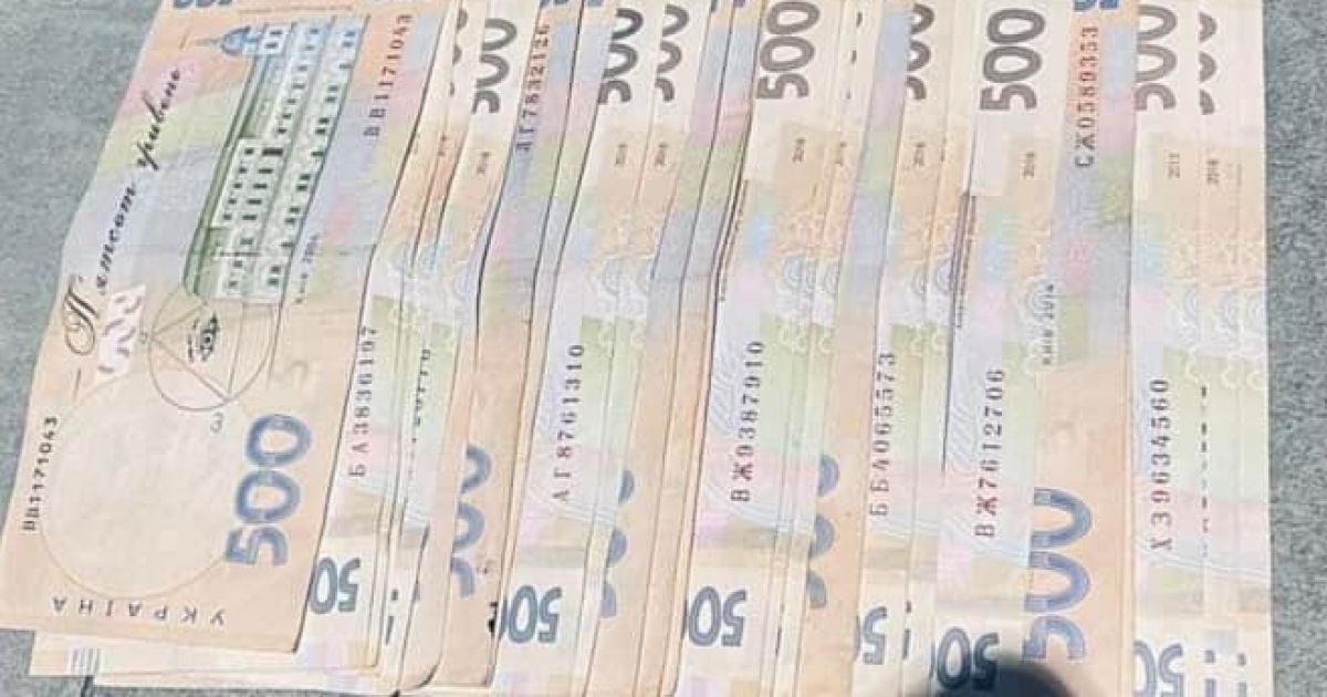 Киянка організовувала фіктивні шлюби з українками для нелегалів