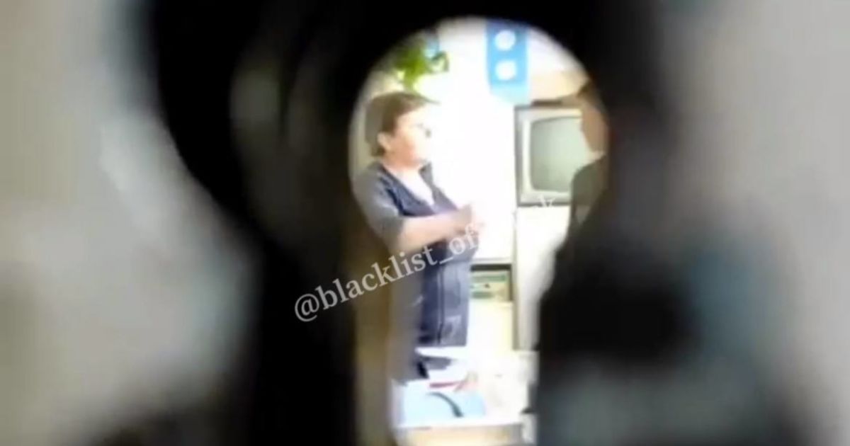 Била по лицу и таскала за ухо: на Волыни учительница физики избила своего ученика (видео)