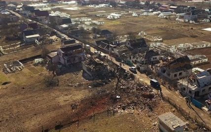 "В селе почти нет целых домов": как выглядит Требухов на Киевщине после обстрела оккупантов