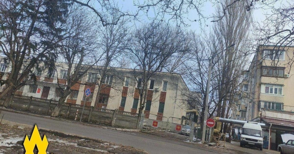 Військкомат Сімферополя, де працює агент руху "Атеш"