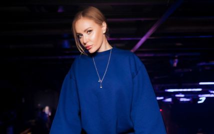 Звезды на концерте молодой артистки: Слава Каминская в синем костюме, Монро — в мини