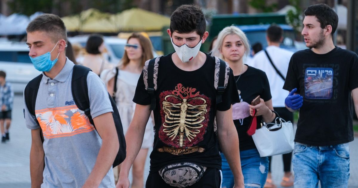 "Місць у лікарнях бракуватиме": у МОЗ попередили, що в Україні може початися третя хвиля коронавірусу