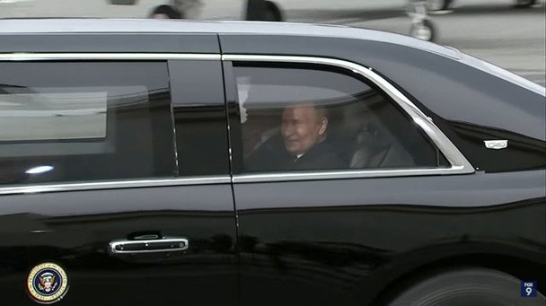 Секретные переговоры: Трамп и Путин 10 минут общались без свидетелей в лимузине