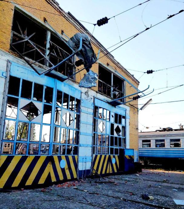 Зруйнована залізнична інфраструктура на Харківщині після російського удару / Фото: "Укрзалізниця"