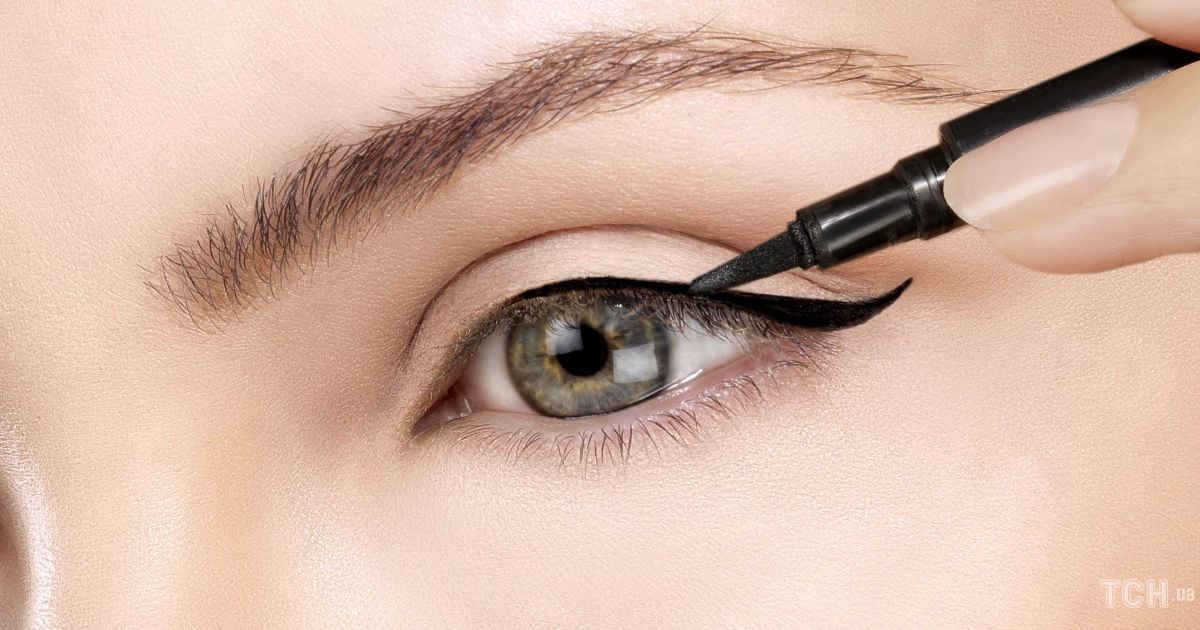 Як намалювати рівну стрілку на очах