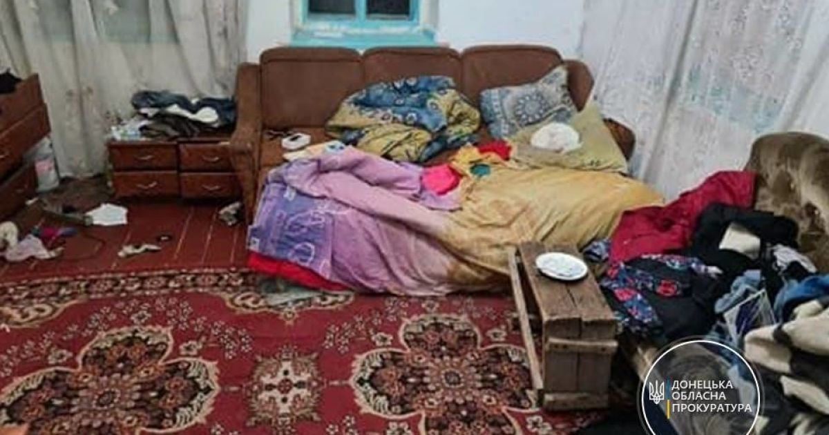 Братика и сестричку нашли мертвыми в сундуке: стало известно, почему родители не сразу искали детей