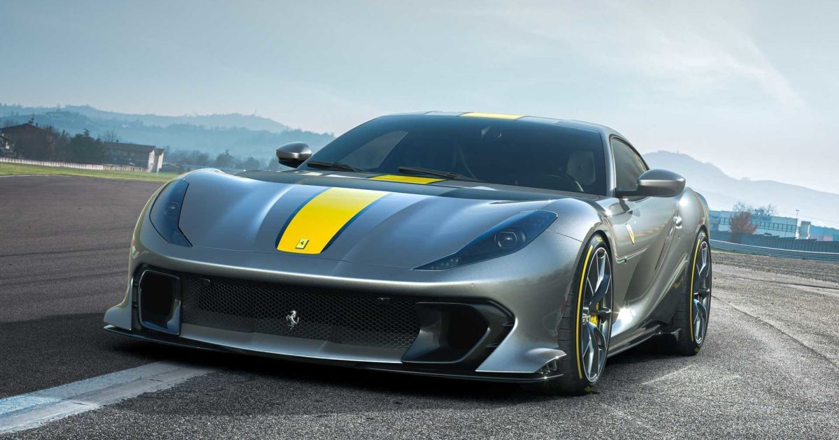 Ferrari 812 Competizione представлен официально фото — Новости