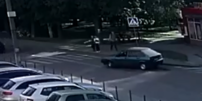 Водитель автомобиля, который во Львове на переходе сбил двух детей, отказался от проверки на наркотики