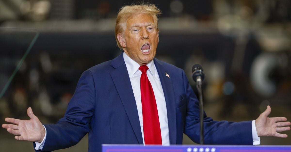 Біля мітингу Трампа затримали озброєного чоловіка