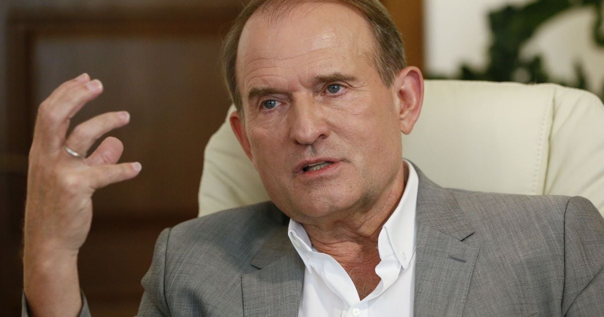 Медведчук за несколько дней до парламентских выборов встретился с кумом Путиным