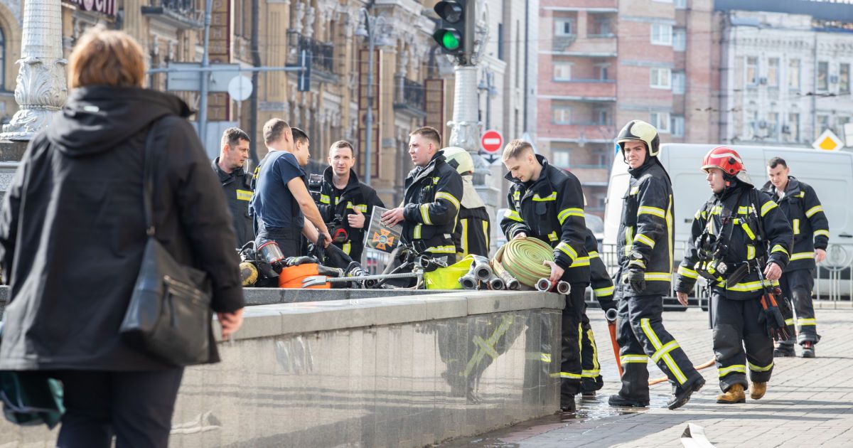 Ліквідація пожежі у приміщенні корпусу університету імені Карпенка-Карого на Хрещатику