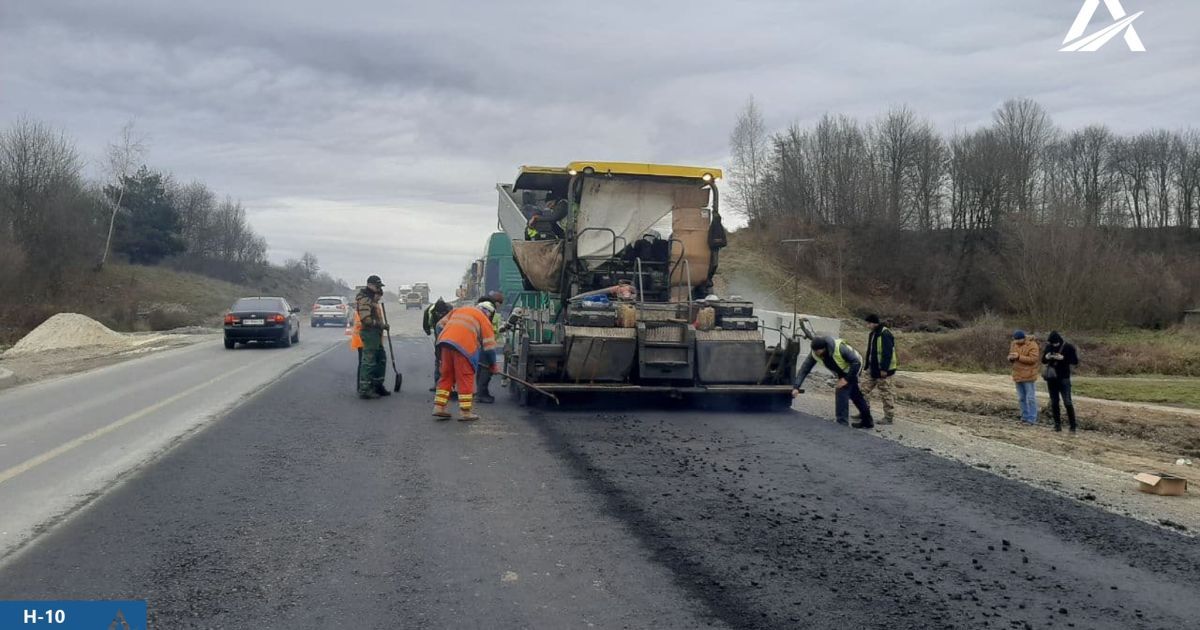 Велике будівництво доріг стало заходом стимуляції економіки у 2020 році і забезпечить подальше зростання ВВП - економіст
