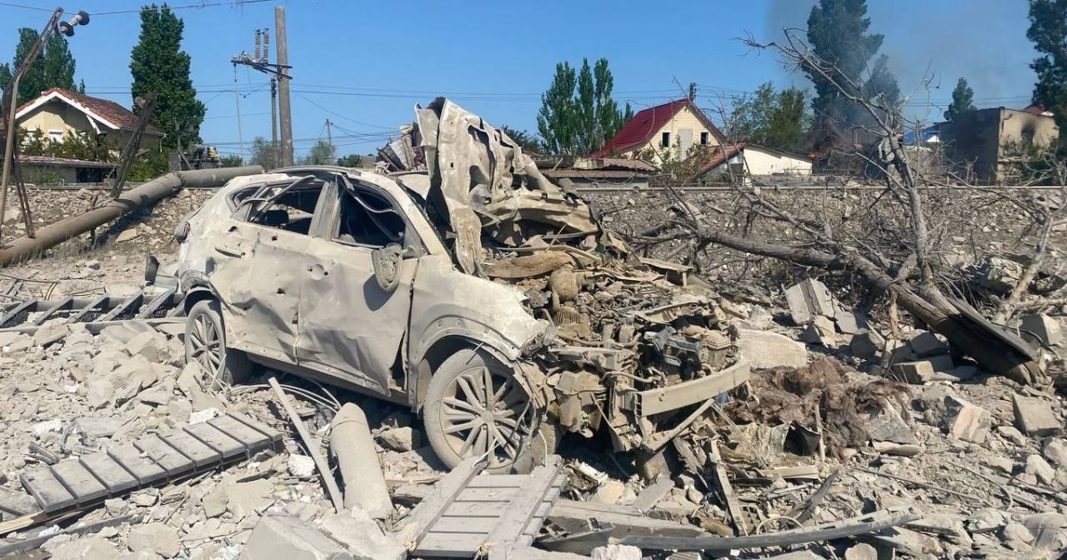 Рятувальники показали наслідки ракетного удару по Одеській області (фото)