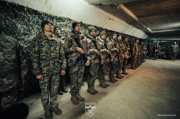 Программу "Контракт 18-24" расширили: что изменится для новых участников