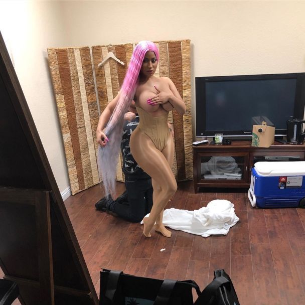 / © instagram.com/nickiminaj