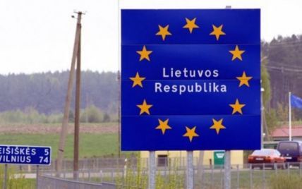 Литва почала будівництво паркану на кордоні з Білоруссю: де встановлюють дротяну огорожу