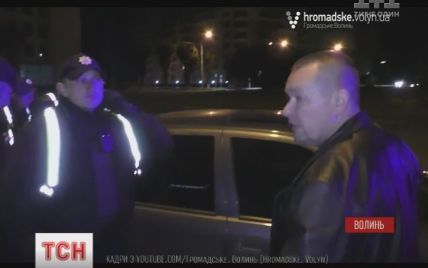 В Луцке выпивший военный комиссар врезался в такси и скрылся
