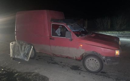 Авто потрощило, а 24-річний молодик помер в реанімації: на Київщині сталась жахлива ДТП (фото)