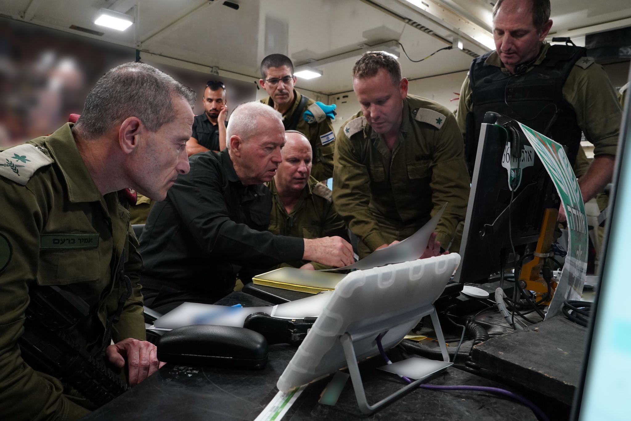 Міністр оборони Йоав Галант у командному центрі 36-ї дивізії на півдні Ізраїлю / Фото Міноборони Ізраїлю / ©