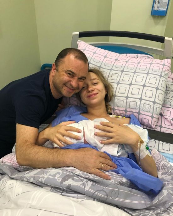 Новоспечений татко Віктор Павлік про те, як минули пологи дружини: "Народжувала п'ять годин"