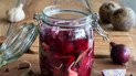 Лук маринованный со свеклой