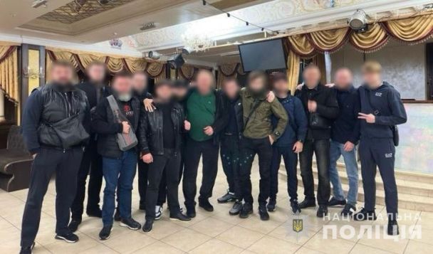 Собрание криминальной банды / © Полиция Киева / Facebook
