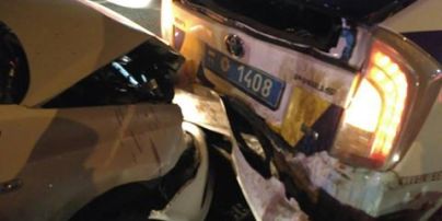 В Киеве водитель под действием наркотиков влетел в машину полицейских
