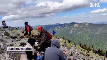 З бункера "Азовсталі" - на вершини Карпат: як врятовані маріупольці оговтуються від окупації