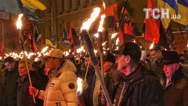 Початок смолоскипної ходи на честь Бандери в Києві_09