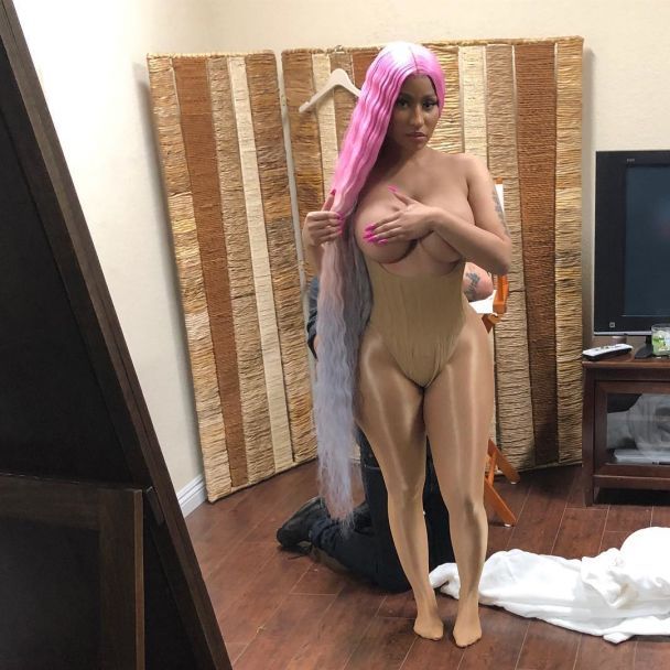  / © instagram.com/nickiminaj