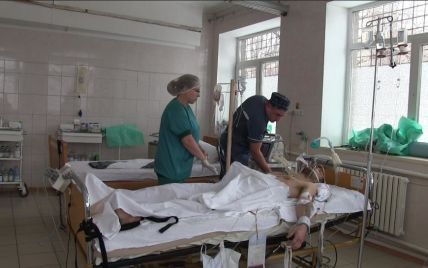 Семь часов украинские врачи спасали брошенного на произвол судьбы раненого боевика