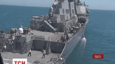 Флагман военно-морских сил Украины «Гетман Сагайдачный» остановил российскую провокацию