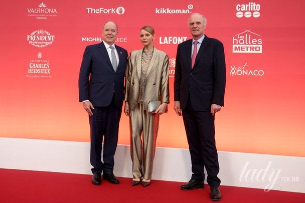 Князь Альбер II, його дружина княгиня Шарлін і директор Michelin Group Флоран Менего / © Getty Images