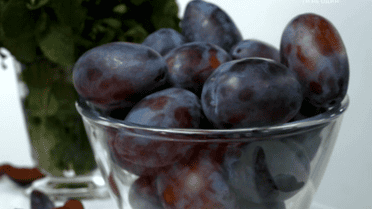 Советы диетолога. Слива омолаживает кожу